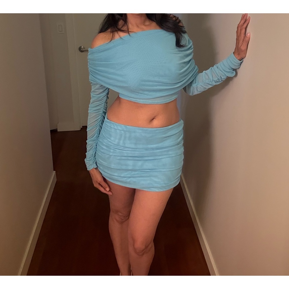 Elegant Blue Off-Shoulder Skirt Set new with tags size small light blue